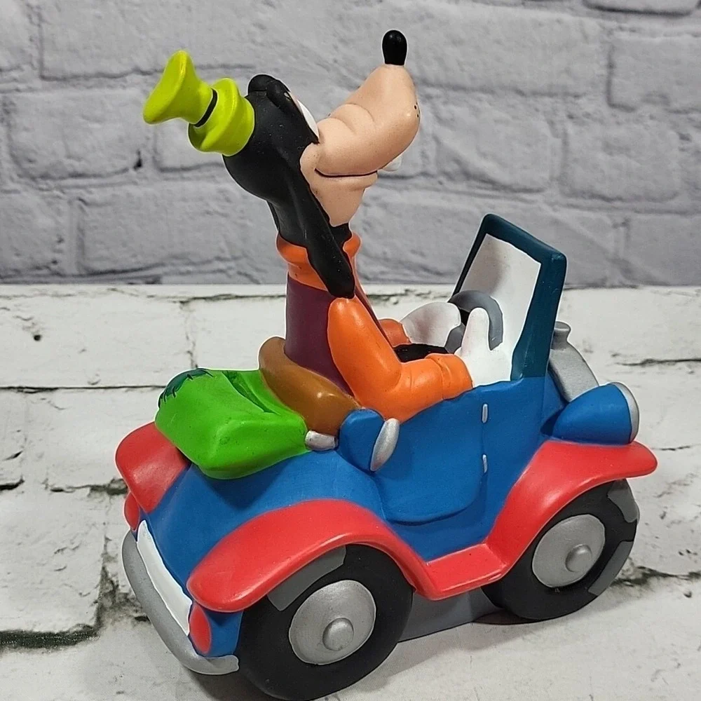 Disney Piggy Bank Goofy Driving Car 7